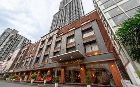 The Bedrooms Boutique Hotel Bangkok